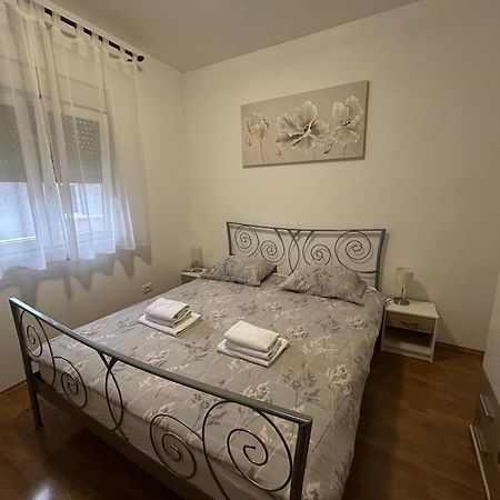 Apartman Petra Kaštela Exteriör bild