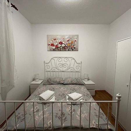 Apartman Petra Kaštela Exteriör bild
