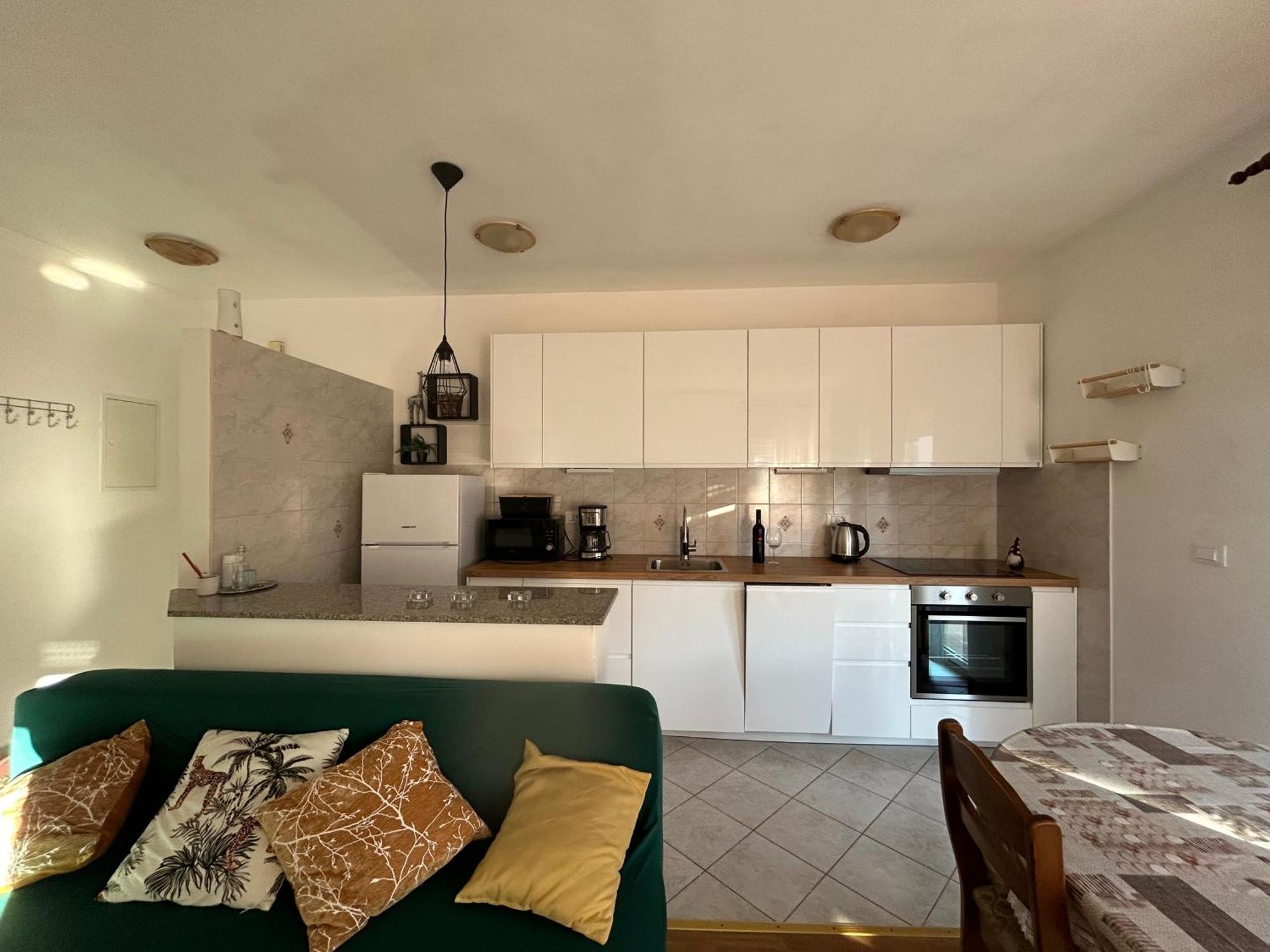 Apartman Petra Kaštela Exteriör bild
